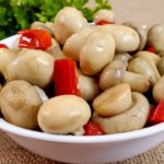 Нехитрые домашние рецепты маринованных шампиньонов